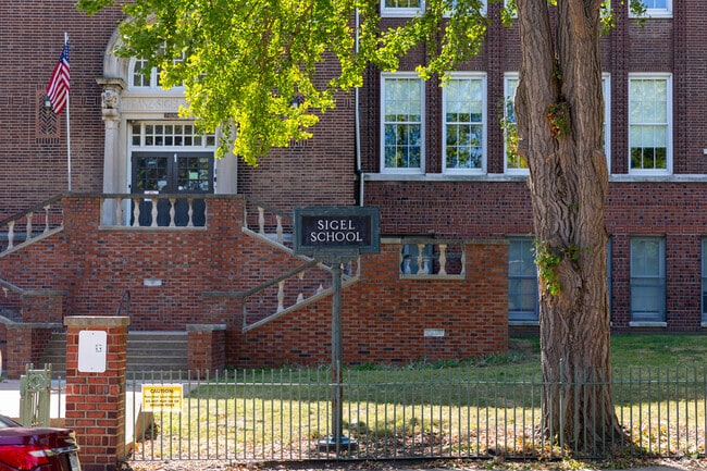 Welcome to Sigel Elementary Community Ed. Center in St Louis, MO.