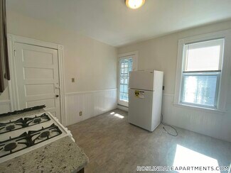 250 Belgrade Ave Unit 2, Boston, MA 02131