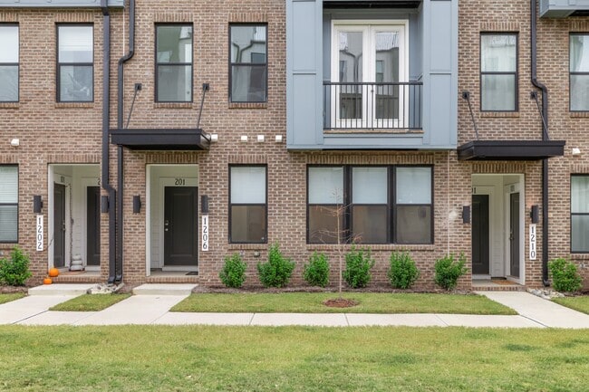 1206 Coach Sta Aly, Raleigh, NC 27601 - photo 6