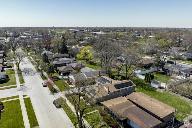 Variety of Homes Styles With Nearby Neighbors Can Be Found on the Winding Streets of Central District