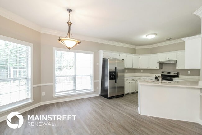 7266 Monterey Ave, Lithonia, GA 30058 - photo 6