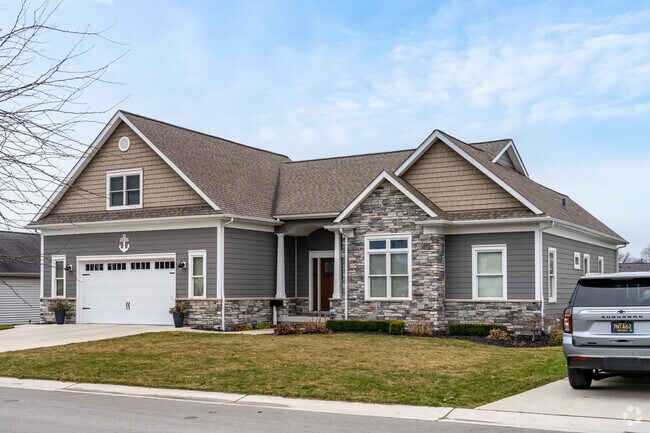 Open parcels near Ira Township offer room for new builds.