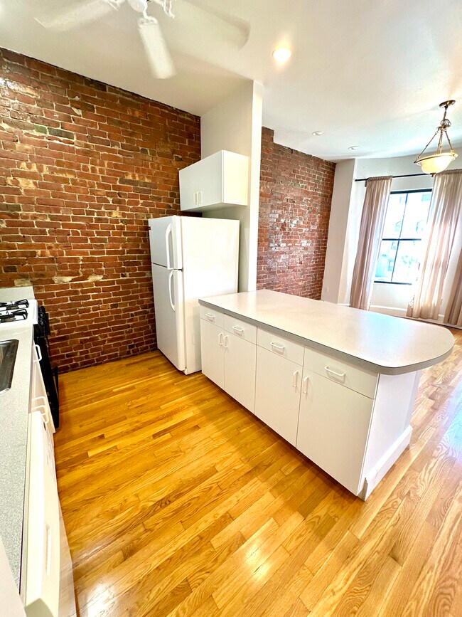 802 Tremont St unit 2, Boston, MA 02118 - photo 7