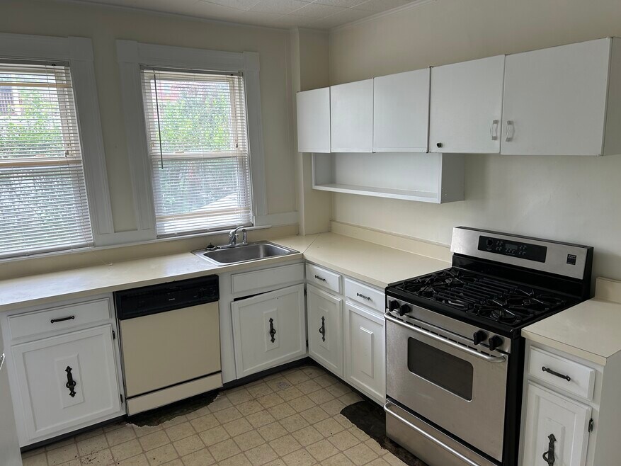 27 Albion St unit R, Somerville, MA 02143 - photo 1