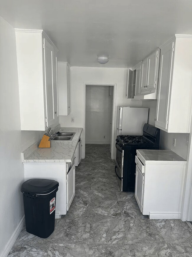 6609 1/2 Brynhurst Ave unit 6609, Los Angeles, CA 90043 - photo 5