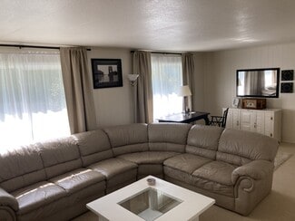 207 Burns St, Charlevoix, MI 49720