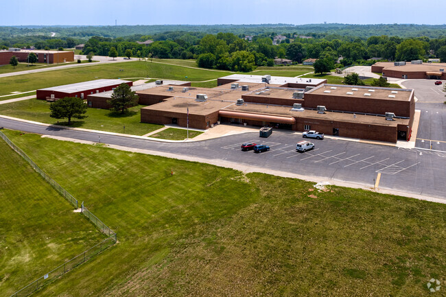 Piper Middle School has a multitude of clubs and activities to help make students well rounded.