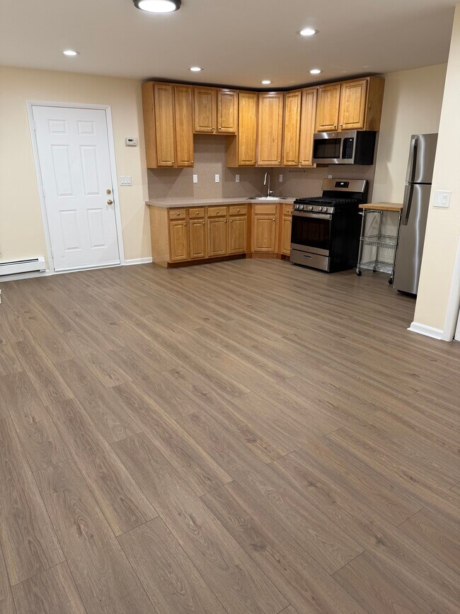 41 Leonard St unit First Floor Unit 1, Jersey City, NJ 07307 - photo 2