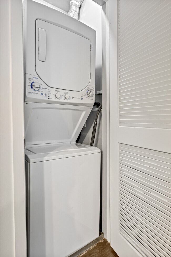 5410 N Winthrop Ave unit 513, Chicago, IL 60640 - photo 5