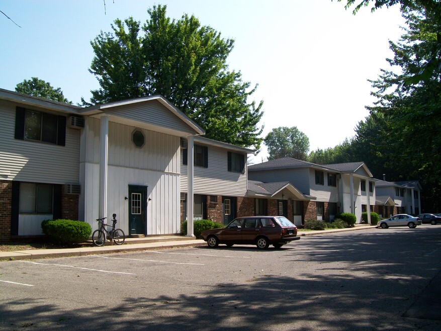 529 136th Ave unit 4, Holland, MI 49424 - photo 1