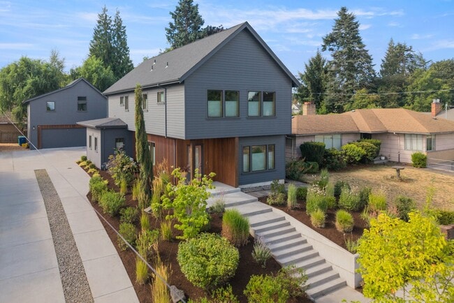 2038 NE Morgan St A, Portland, OR 97211 - photo 3