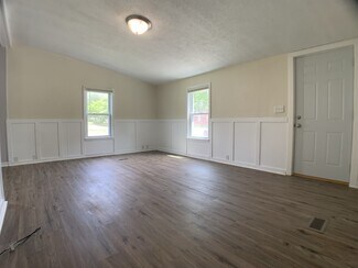 4202 NE 3rd St, Des Moines, IA 50313