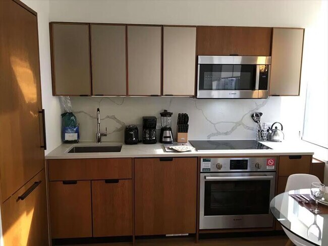 420 E 54th St unit ID1026588P, New York, NY 10022 - photo 4