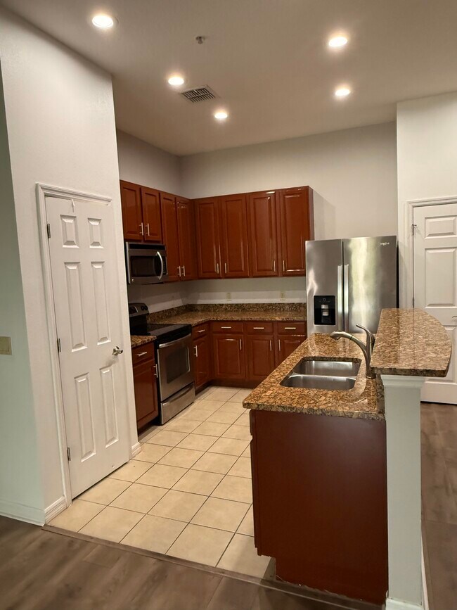 3712 Avalon Park Blvd E unit Avalon Park Apartmen, Orlando, FL 32828 - photo 5