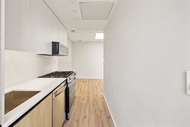 17 Willow St unit 6C, Boston, MA 02108 - photo 6