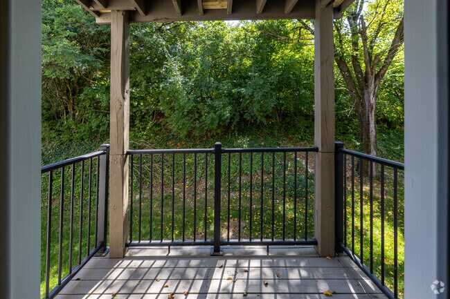 Pine Ridge, Cincinnati, OH 45211 - photo 2