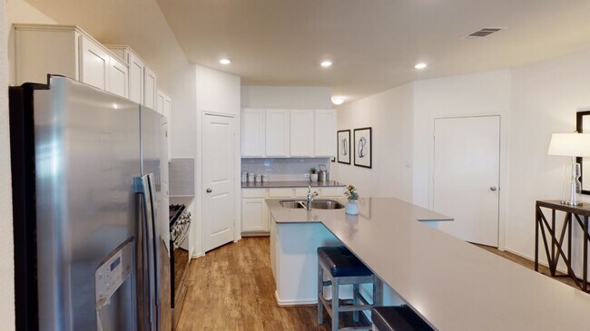 17801 Chipping Sparrow Ct, Pflugerville, TX 78660 - photo 5