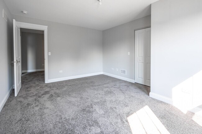 16328 Forest Edge Dr, Plainfield, IL 60586 - photo 3