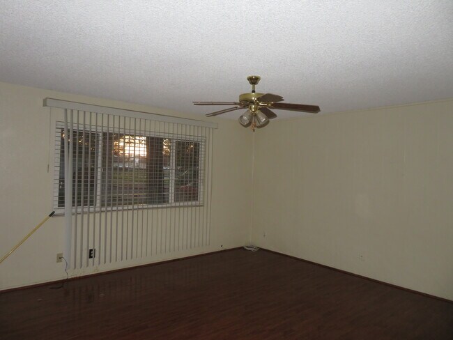 751 Higgins Rd unit 29, Barstow, CA 92311 - photo 6