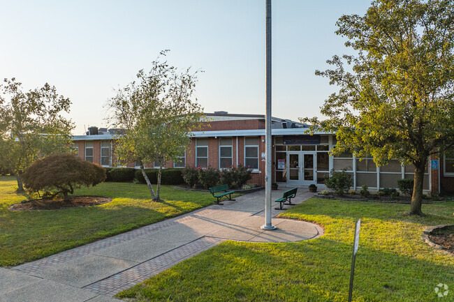 Birches Elementary School boasts a 10 to 1 student-teacher ratio.