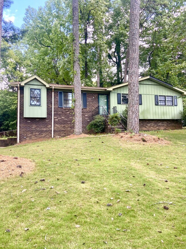 1001 Garrett Dr, Birmingham, AL 35235