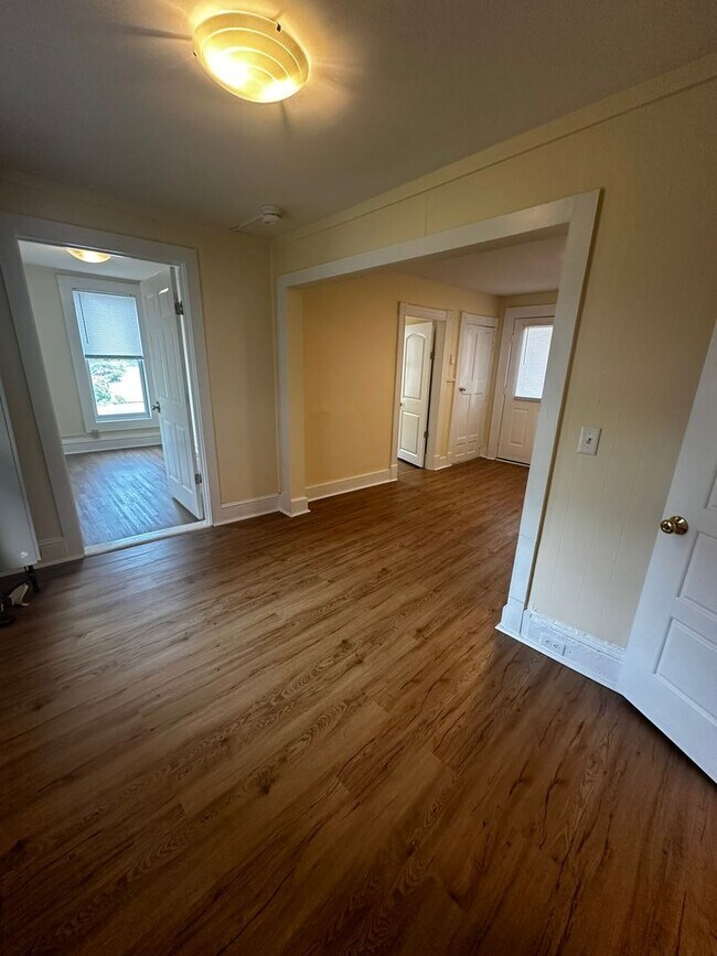 9 Lakeview Terrace unit 2, Burlington, VT 05401 - photo 7