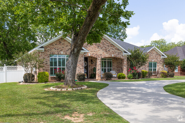 Brick traditional homes are a common sight in Camelia, AL.