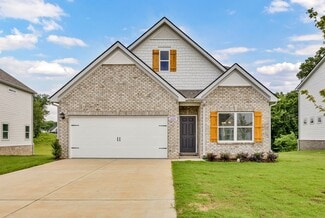 1421 English Oak Dr, Clarksville, TN 37043