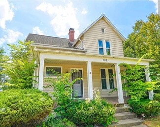 708 E Center St, Warsaw, IN 46580