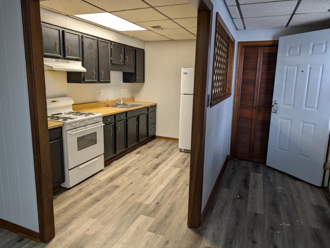 209 W Oak St unit 209 3, Ellettsville, IN 47429 - photo 3