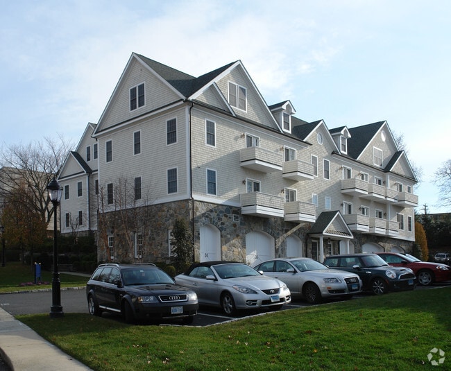 2 Dearfield Dr, Greenwich, CT 06831 - photo 6