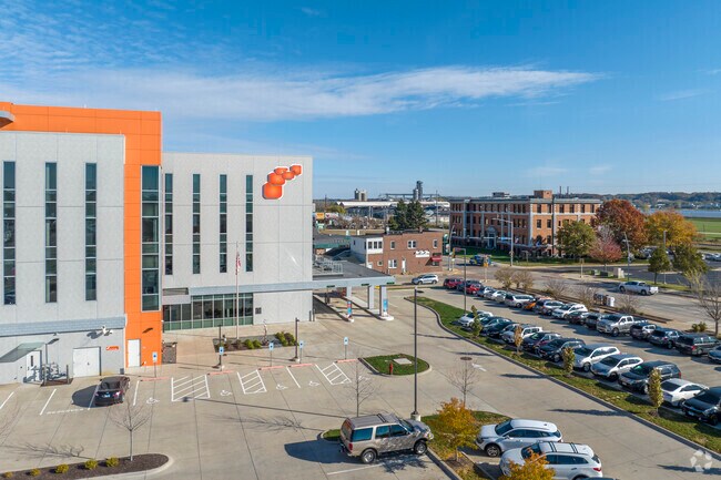 The Ascentra Credit Union in Stensvad District.