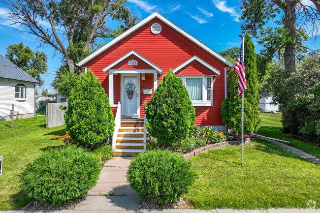 You will see cozy homes like these in the Madison-Unicorn neighborhood.