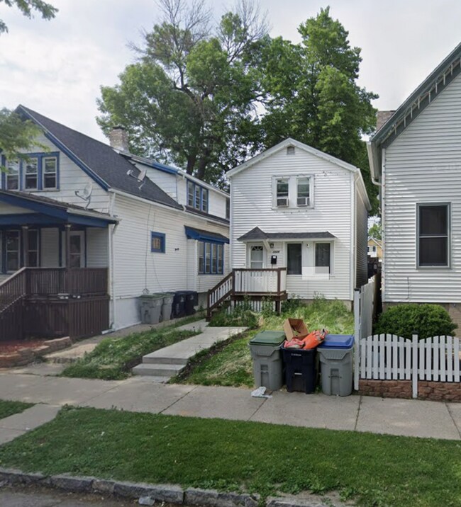 1326 W Scott St, Milwaukee, WI 53204