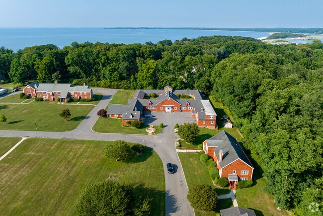 The Knox School School boasts a 100% graduate and acceptance rate to top four-year universities.