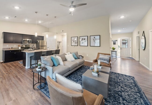 Redwood Holt, Holt, MI 48842 - photo 2