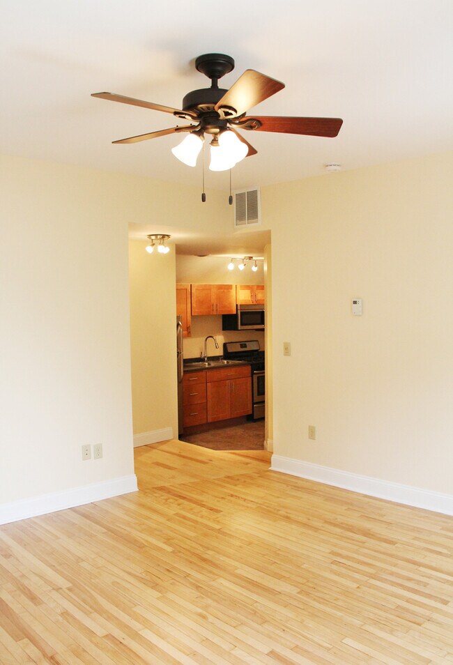 16 Grant St unit 5, Burlington, VT 05401 - photo 3