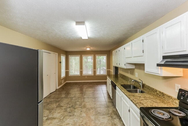 520 Gregory Manor Dr SW, Smyrna, GA 30082 - photo 7