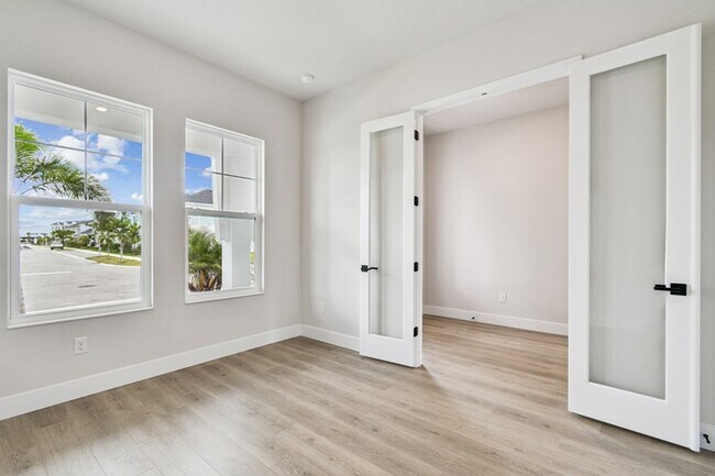 1550 Merrythought Ln unit 36446651, Sarasota, FL 34240 - photo 4