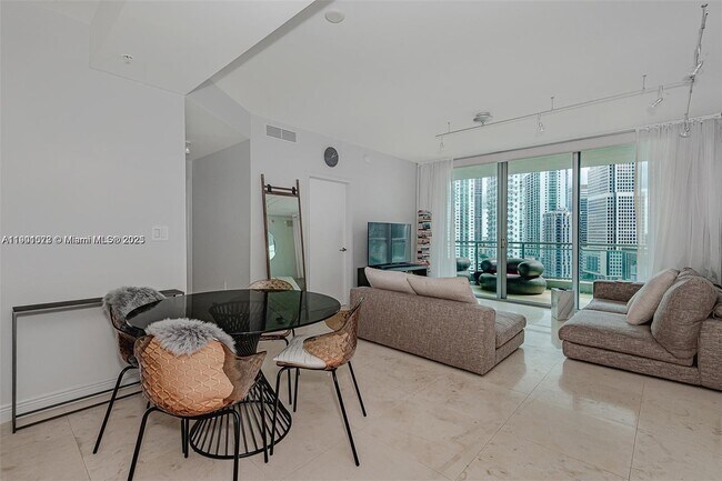 The Ivy Condominium unit TH505, Miami, FL 33130 - photo 7