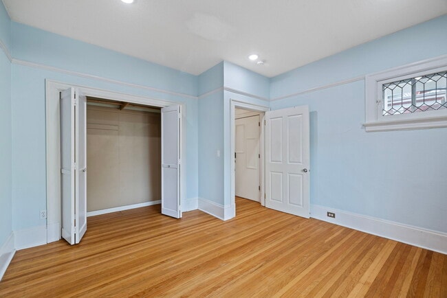 2338 NW Hoyt St, Portland, OR 97210 - photo 7