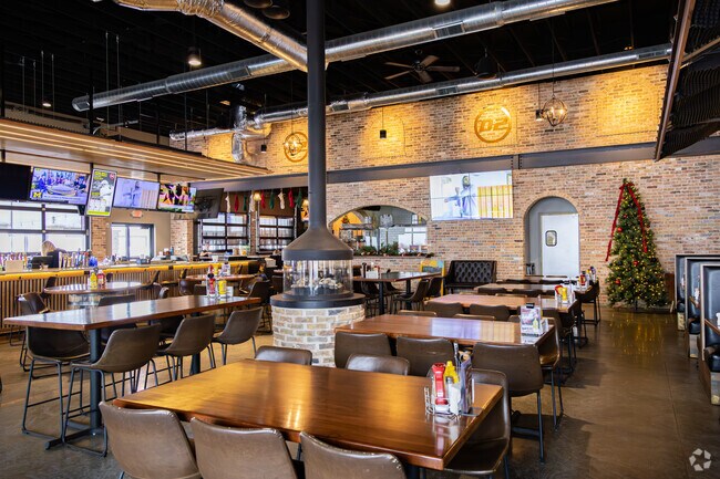 D2 Sports Pub in Hobart offers standard pub fare and trivia.