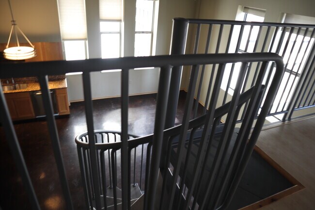 110 N 3rd St unit 711, Columbus, OH 43215 - photo 2