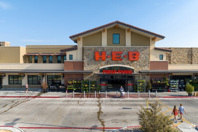 Convenient HEB access enhances shopping at The Oaks at San Gabriel.