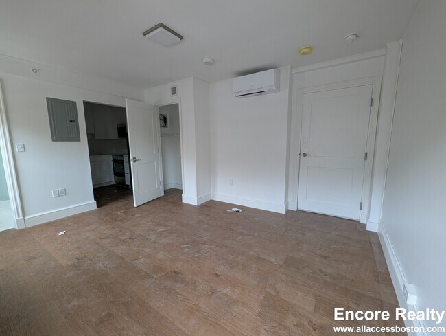 1200 Massachusetts Ave unit UVWFKQ, Cambridge, MA 02138 - photo 7