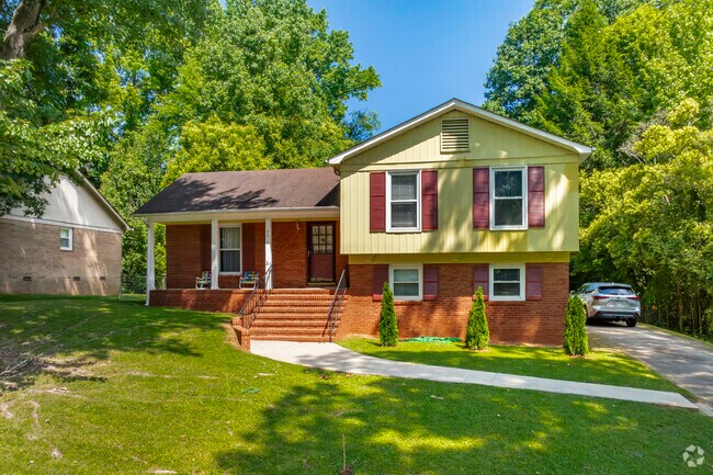 Split level homes are a very common style seen in the Eastway neighborhoods.