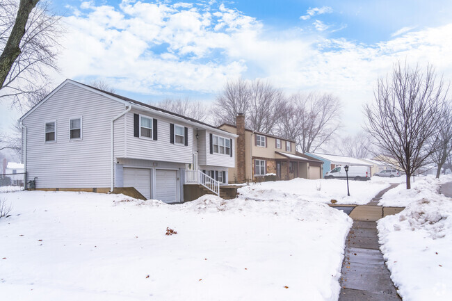 A variety of split level homes can be found throughout the Hoover Park neighborhood.