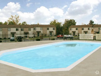 1710 Vale Park Rd, Valparaiso, IN 46383