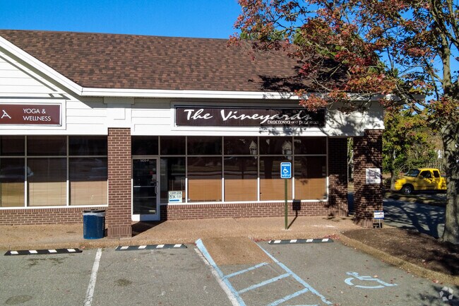Vineyards Trattoria & Pizzeria is open for lunch and dinner in Kiln Creek.