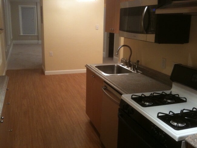 20 Eden St, Worcester, MA 01609 - photo 4